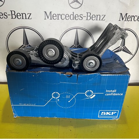 Ролик натяжителя приводного ремня VKM38868 SKF