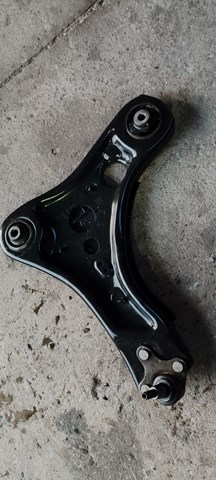 VAG 1EA407152A Нижний рычаг в наличии Николаев
