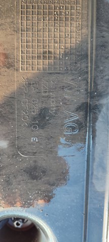 VAG 1EA825101E Защита днища, средняя часть в наличии Житомир