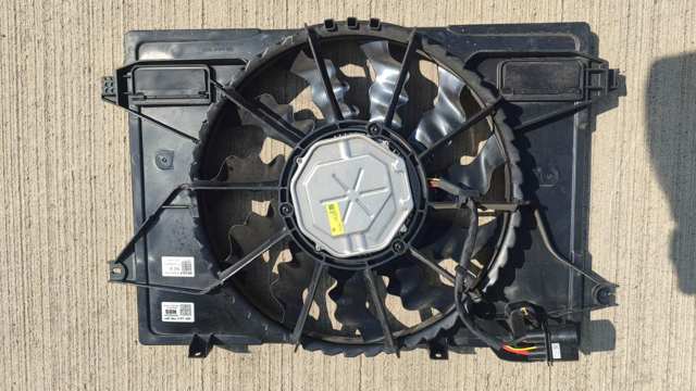 Диффузор радиатора охлаждения в сборе с мотором 25380GI100 HYUNDAI
