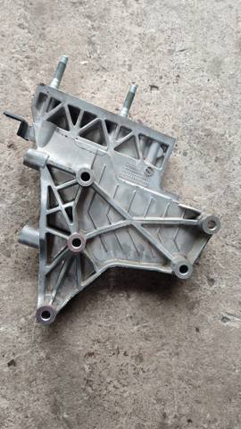 Кронштейн подушки (опоры) двигателя, правой 365940E700 HYUNDAI