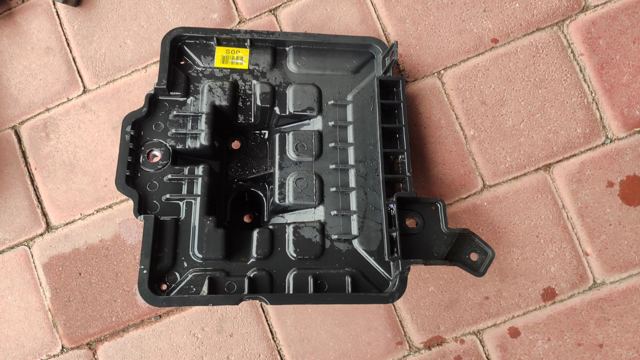 Подставка аккумулятора 37150K4000 HYUNDAI