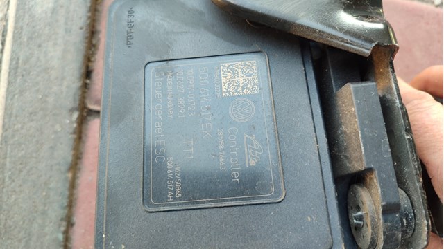 Блок управления АБС  5Q0614517EK VAG