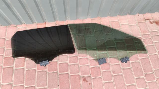 Стекло передней двери, правой 82420CV030 HYUNDAI