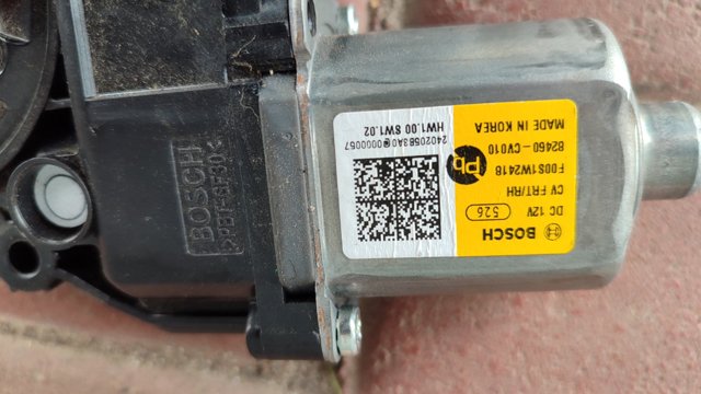 Мотор стеклоподъемника двери передней, правой 82460CV010 HYUNDAI