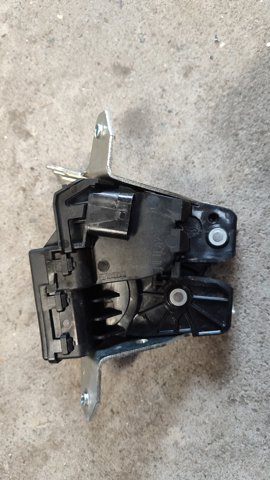 Замок крышки багажника A0997400600 MERCEDES