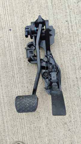 Педаль тормоза A1772902300 MERCEDES