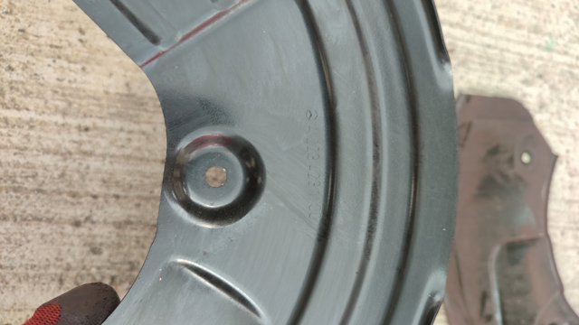 MERCEDES A2234231100 Защита тормозного диска заднего левая в наличии Киев