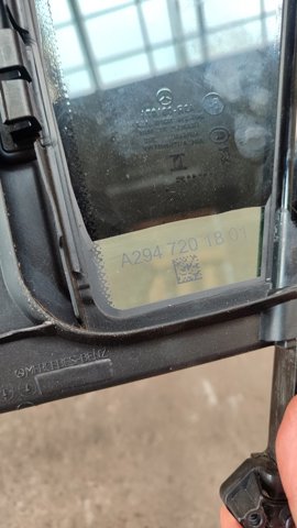 MERCEDES A2947201801 Стекло-форточка двери передней правой в наличии Львов