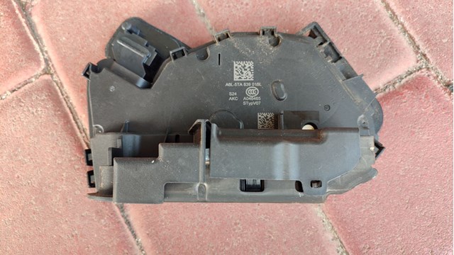 VAG A6L5TA839016L в наличии Черновцы