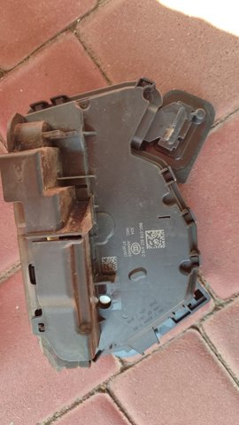 B6C5TB837016C VAG Замок передней правой двери купить в Тернополь