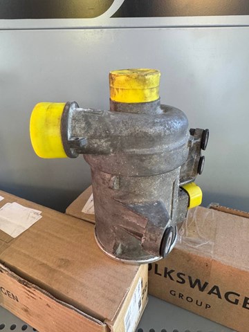 11518625098 Помпа водяная (насос) охлаждения, дополнительный электрический купить Винница