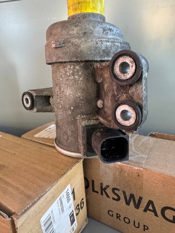 11518625098 BMW Помпа водяная (насос) охлаждения, дополнительный электрический купить в Ровно