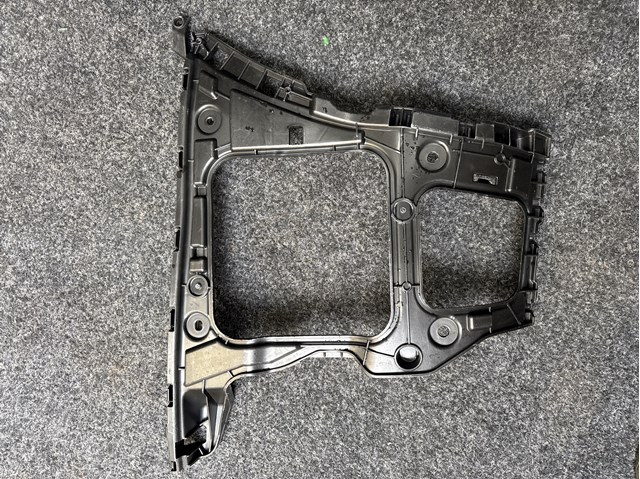 Кронштейн бампера заднего, правый 4M0807454B VAG