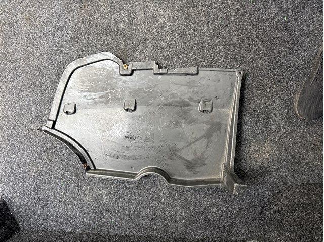 Защита днища, задняя правая 80A825219A VAG