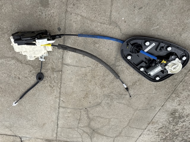 Замок задней левой двери 9Y0839015 PORSCHE