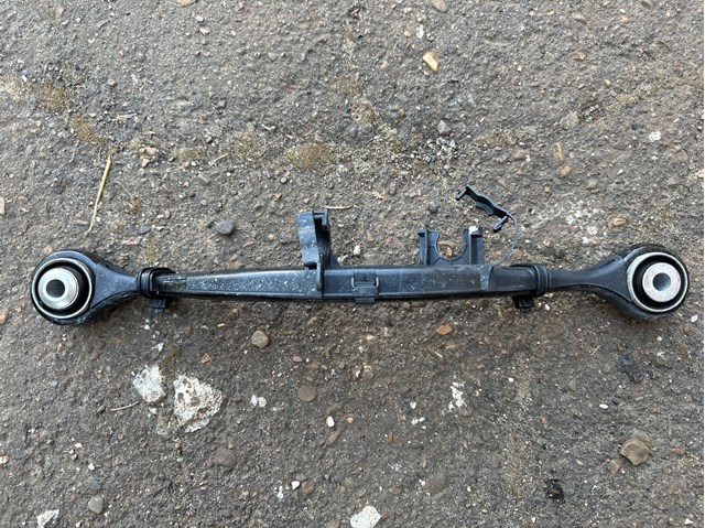 Скоба тормозной трубки A1664230723 MERCEDES