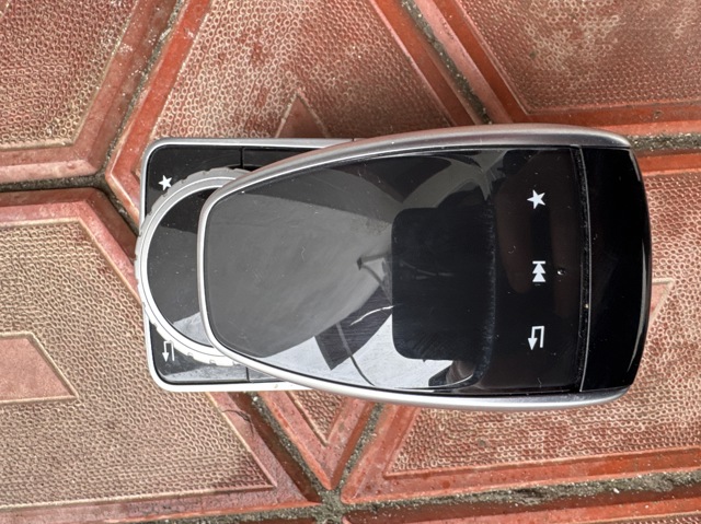 Блок кнопок центральной консоли A1669004819 MERCEDES