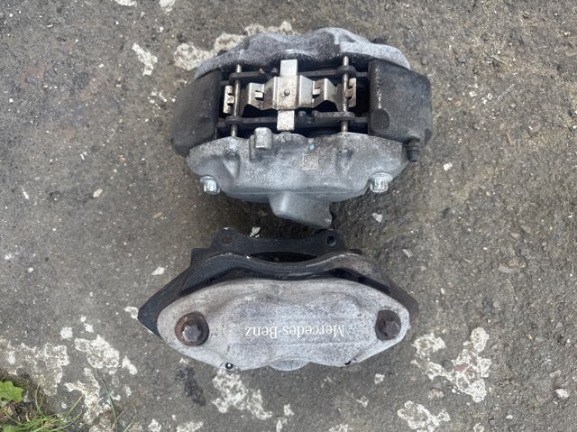 Суппорт тормозной передний левый A2044215398 MERCEDES