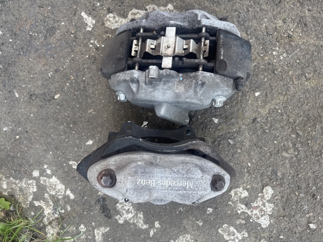Тормозной суппорт A2044215498 MERCEDES