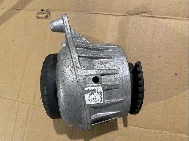 Правая подушка двигателя A2132402500 MERCEDES