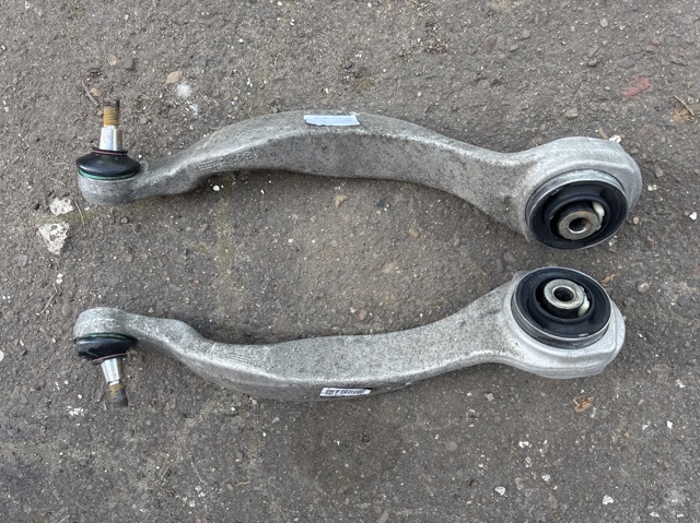 Рычаг передней подвески нижний, правый A2183301211 MERCEDES