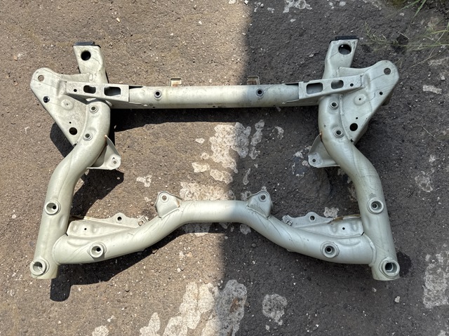 Балка передней подвески A2186280157 MERCEDES