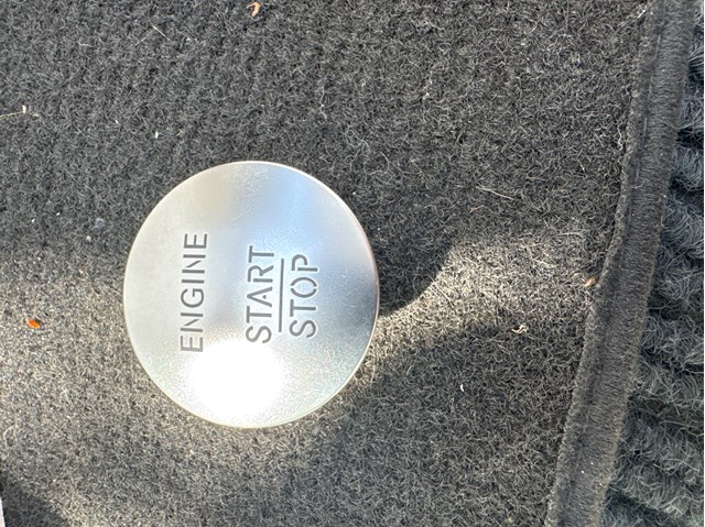 Кнопка запуска двигателя A2215450714 MERCEDES