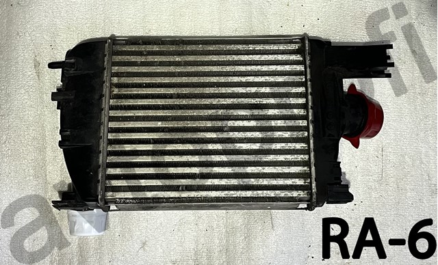 Охладитель наддувочного воздуха 144963014R RENAULT