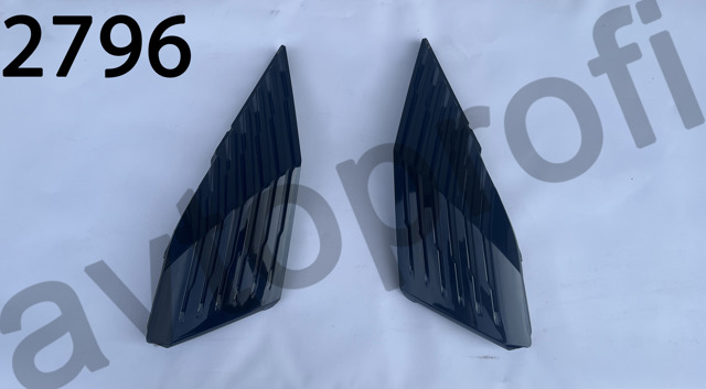 Облицовка радиатора 1675868580 PEUGEOT