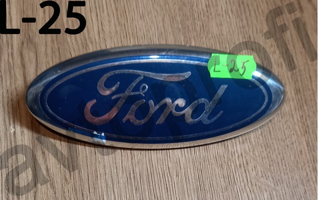 Фирменный значок Ford Fiesta Mk5