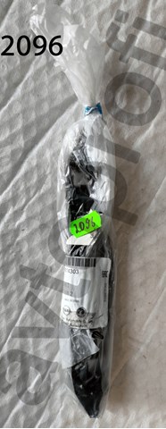 Правое крепление переднего бампера 39014303 OPEL