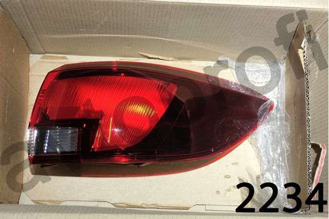 Задний правый внешний фонарь 39077375 PEUGEOT
