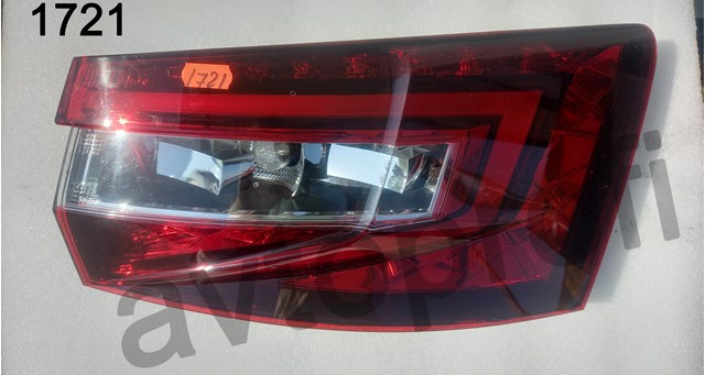 Задний правый внешний фонарь 3V9945208 VAG