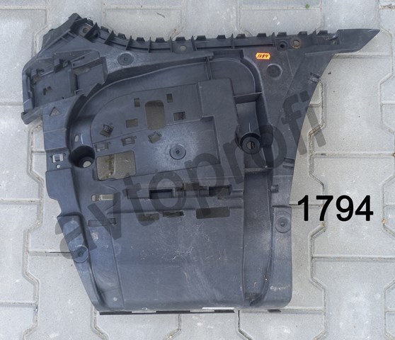 Правое крепление заднего бампера 51128076818 BMW