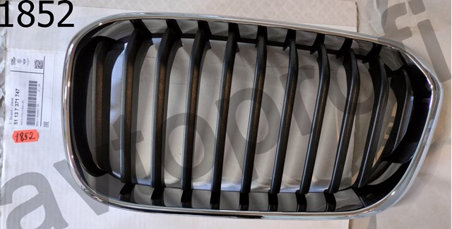 Решетка радиатора левая 51137371747 BMW