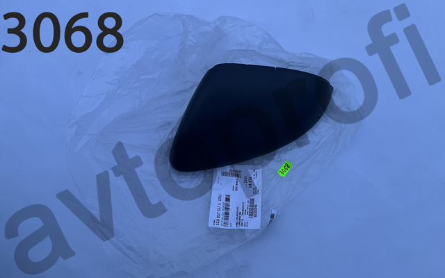 Накладка левого бокового зеркала 5G0857537EGRU VAG