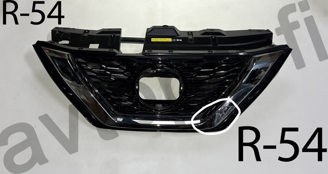 Решетка радиатора 62310HV32C NISSAN
