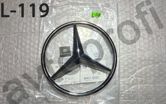 Фирменный значек решетки радиатора A0008176007 MERCEDES