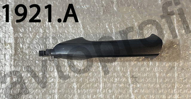 Дверная ручка левая передняя A2047600170 MERCEDES