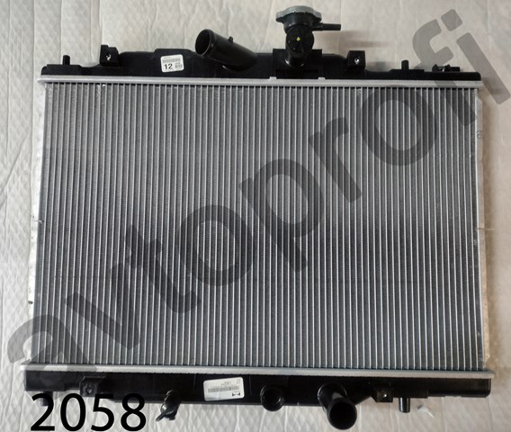 Радиатор охлаждения двигателя P54G15200 MAZDA