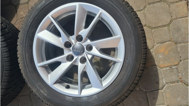 Оригинальные диски 8W0601025B VAG