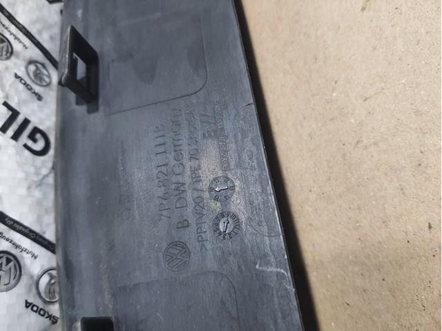 VAG 7P6821111B Уплотнитель крыла в наличии Черкассы