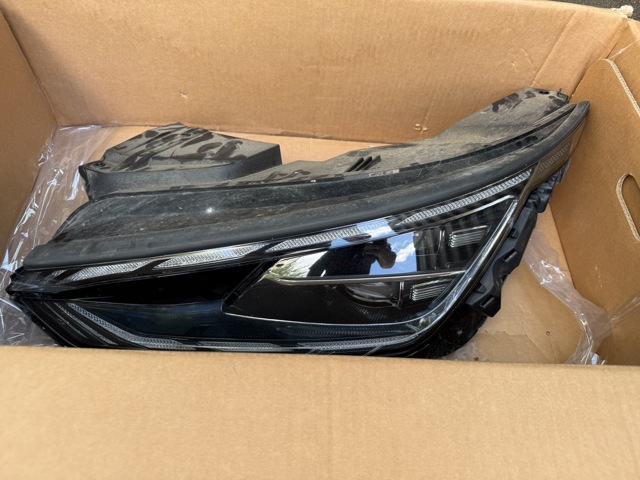 92101CV110 HYUNDAI Фара левая купить в Полтава