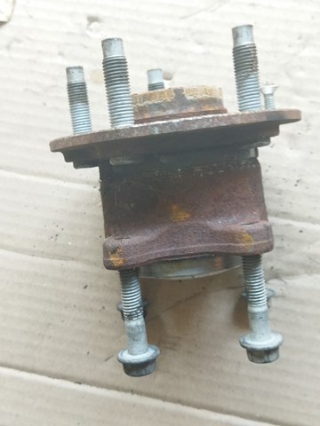 Ступица задняя 13524088 GM