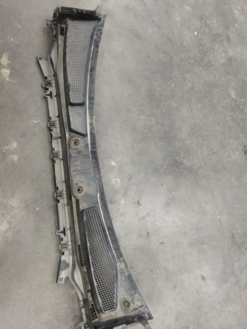 Водосток лобового стекла, жабо 2478302900 MERCEDES