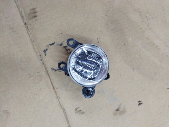 Туманка правая 261508990E NISSAN