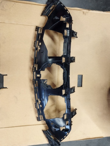 Кронштейн решетки радиатора 2978880600 MERCEDES