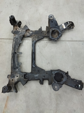 Балка передней подвески 31106884852 BMW