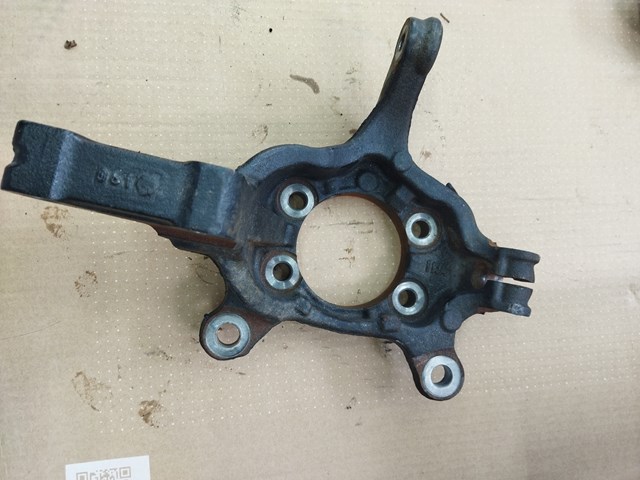 Цапфа поворотного кулака 400151KA1A NISSAN